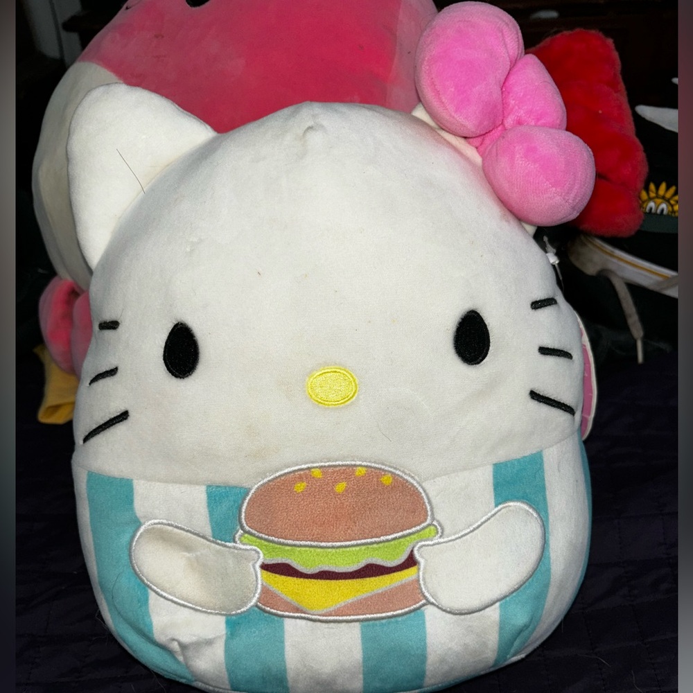 hello kitty squishmallow